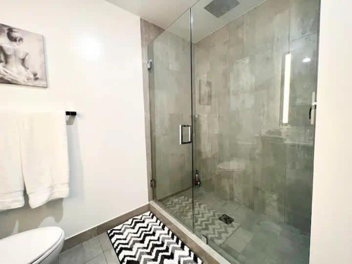 2Br, 2 Baths Lux Downtown Apt Heart Of Austin With Amazing Views, Pool, & Gym Exterior photo